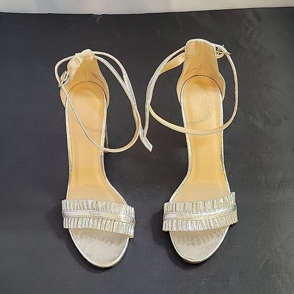 CHARLOTTE RUSSE POINTED TOE ADJUSTABLE BUCKLE ANKLE STRAP BLOCK HEEL SANDAL - Picture 3 of 13